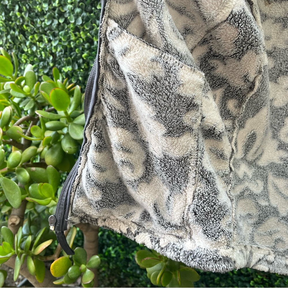 Grey Patterned Jacket - Picture 7 of 7